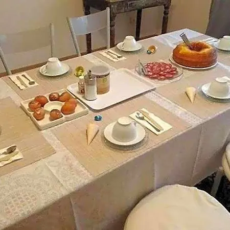 Alojamento de Acomodação e Pequeno-almoço Fabiola 5*
